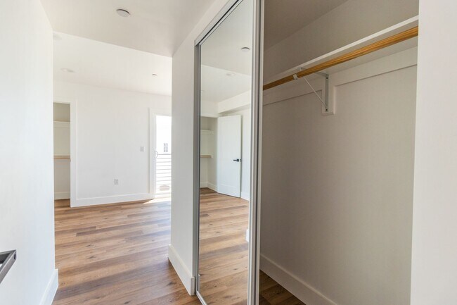 Building Photo - 4507 W 18th St