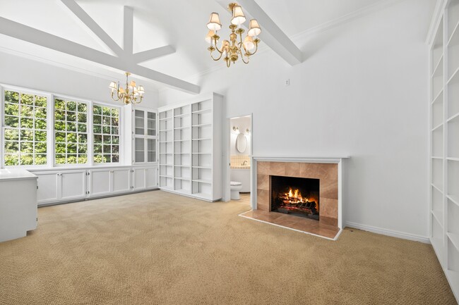 Building Photo - 10711 W Sunset Blvd