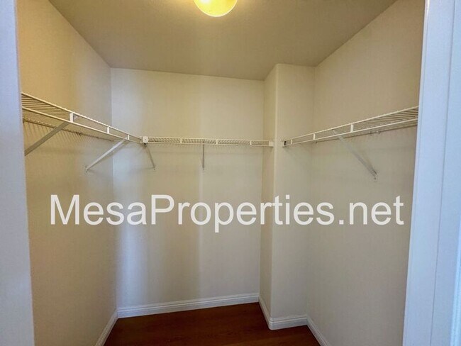 Building Photo - 6695 Goldy St