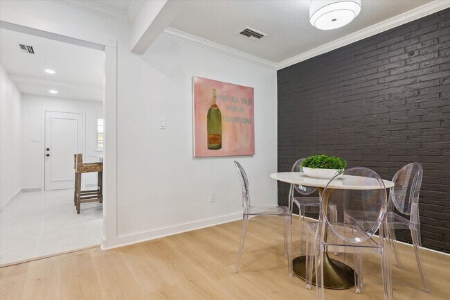 Building Photo - 3726 Las Palmas St