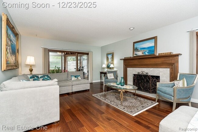 Building Photo - 1574 Devonshire Dr