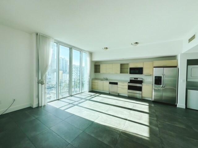 Building Photo - 350 NE 24th St