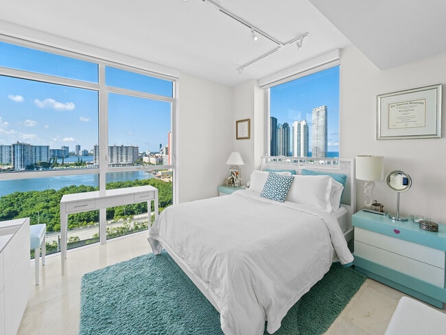 Building Photo - 400 Sunny Isles Blvd