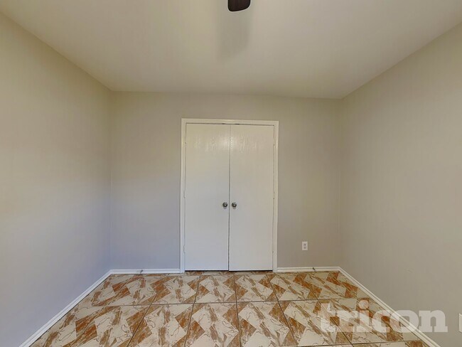 Building Photo - 7112 Avington Way