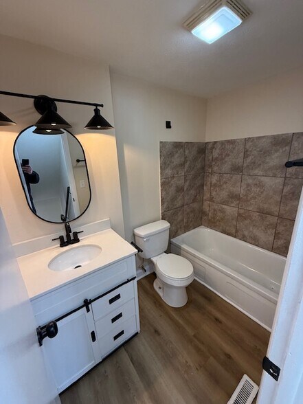 Building Photo - 1686 Smith Rd