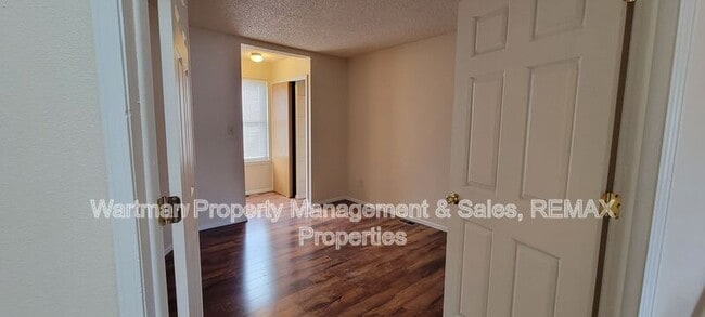Building Photo - 4560 Excalibur Ct