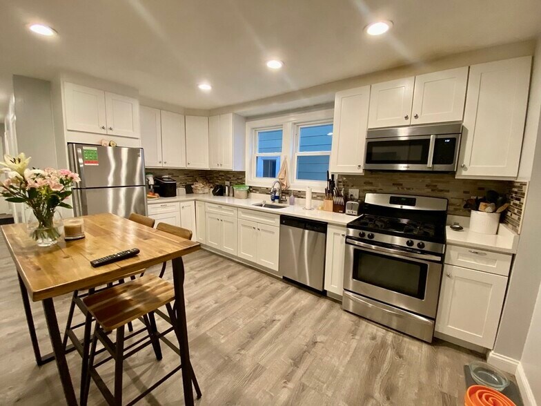 Building Photo - 48 Brookley Rd