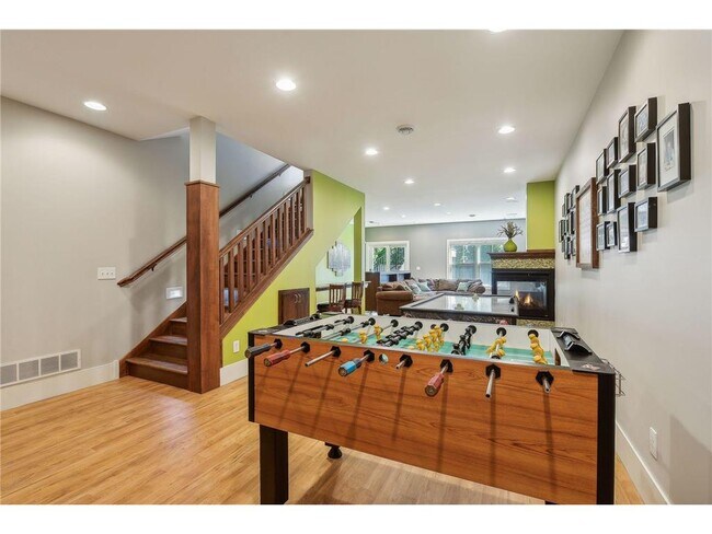 Building Photo - 4015 Wood End Dr