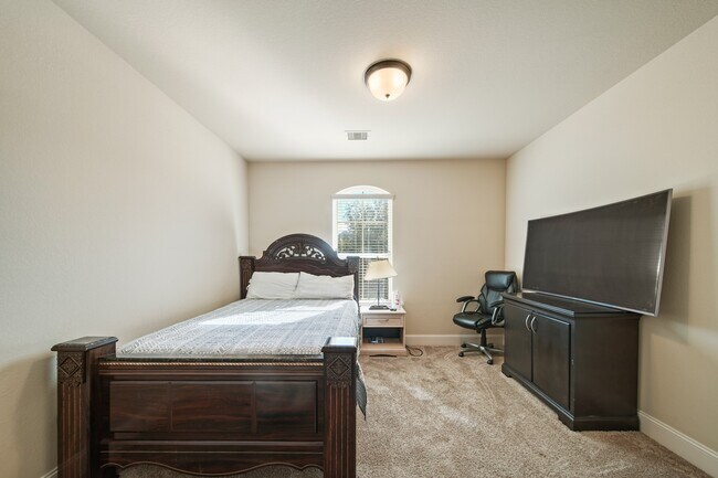 Building Photo - 2523 Crossvine Dr