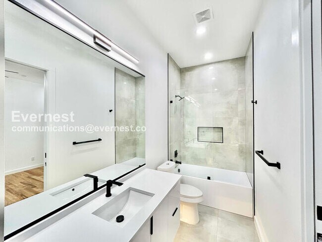 Building Photo - 426 Avenue L Ave