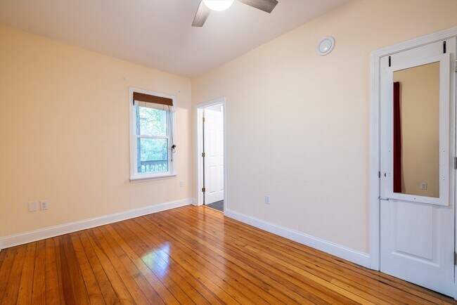Building Photo - 11 Juliette St