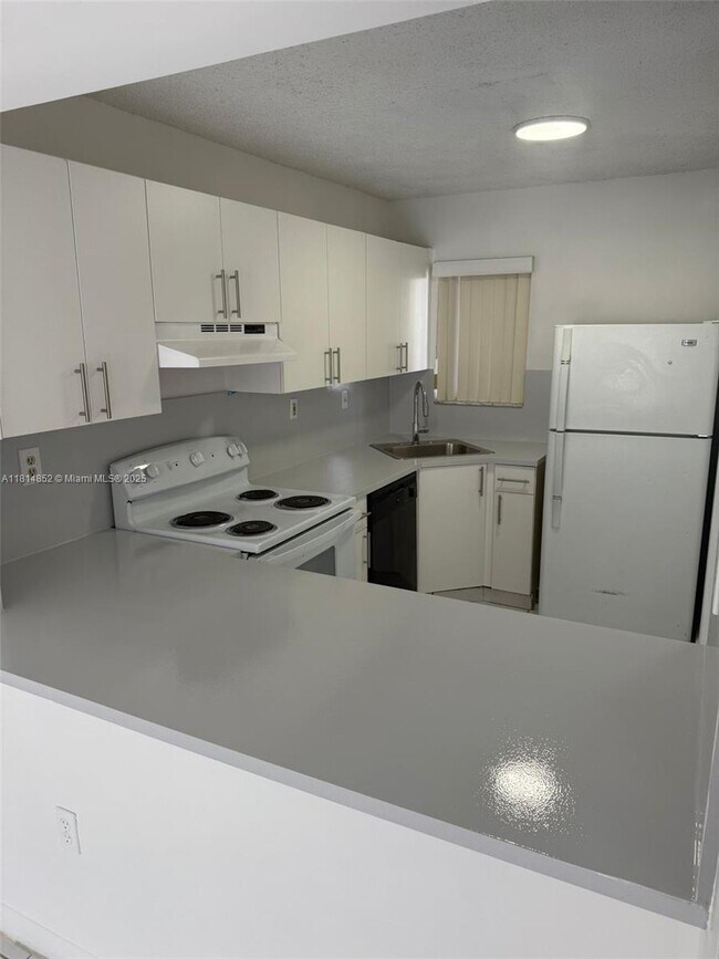 Building Photo - 2680 W 76th St