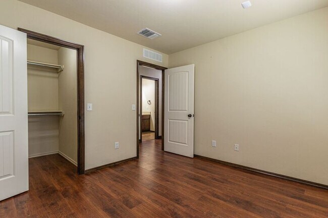 Building Photo - 2405 SW 138th St