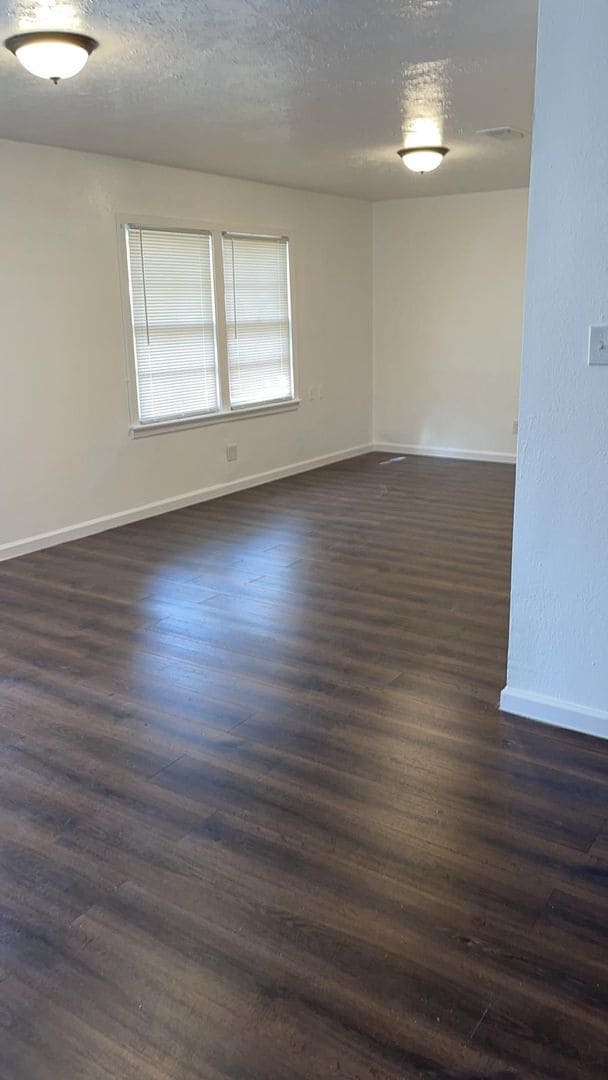 Building Photo - Gorgeous all renovated Home in Richwood, TX