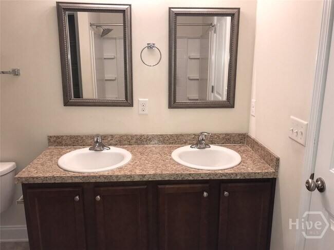 Building Photo - 210 Canyon Oak Loop