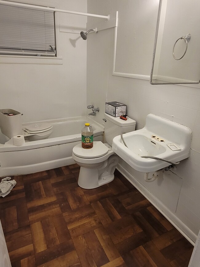 Building Photo - 1206 Wedemeyer Rd