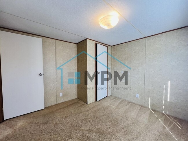 Building Photo - 303 Bryan St