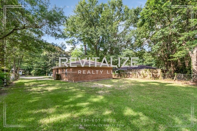 Building Photo - 3 Bedroom Bungalow in Mobile