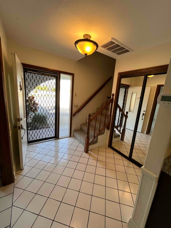 Building Photo - 6732 Beach Blvd