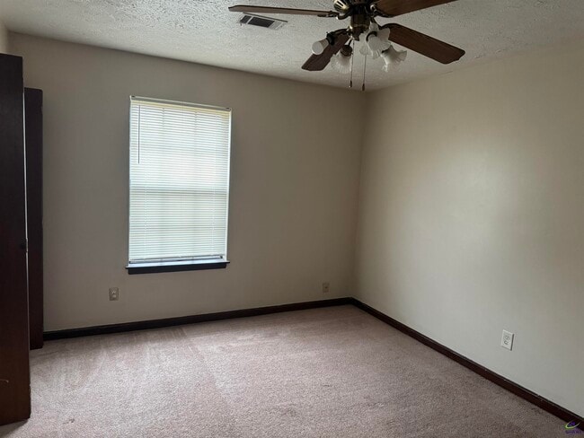 Building Photo - 108 Renoir Ln