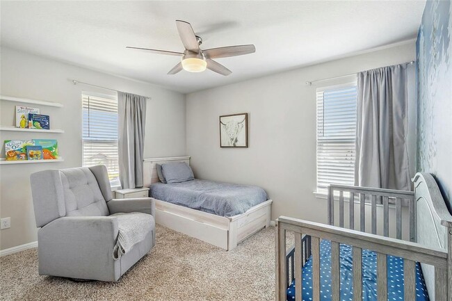 Building Photo - 112 Silver Springs Bend