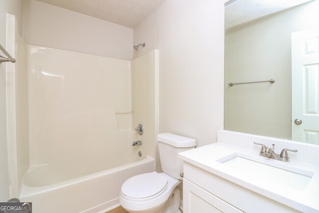 Building Photo - 7915 Clearview Cir