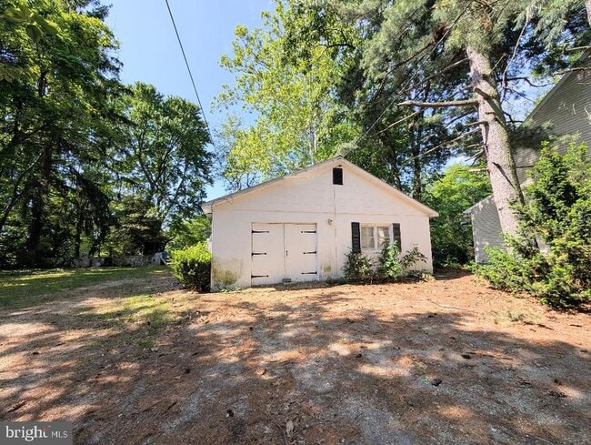 Building Photo - 1100 Woodlawn Ave