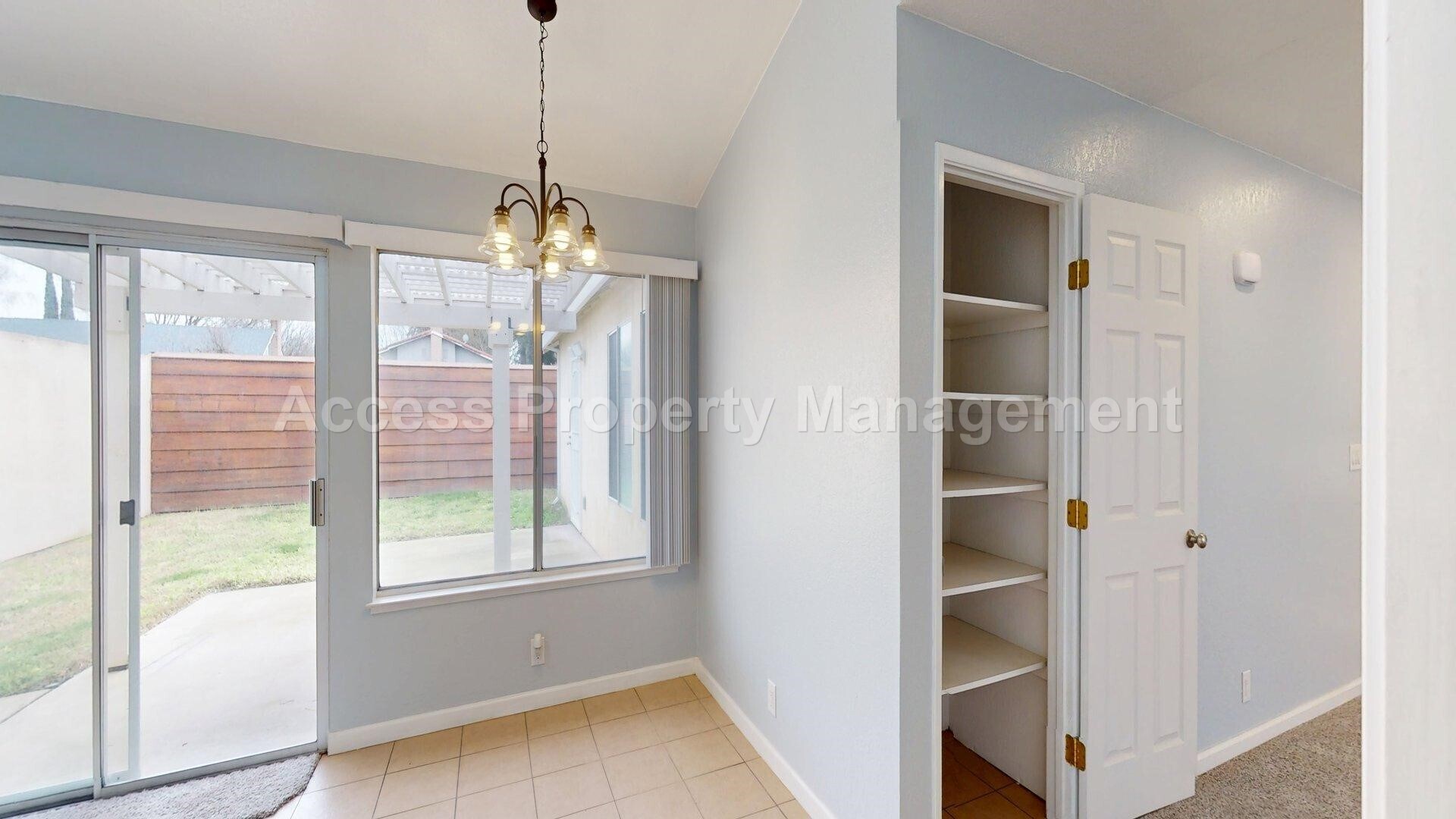 Building Photo - 3728 Terneuzen Ave