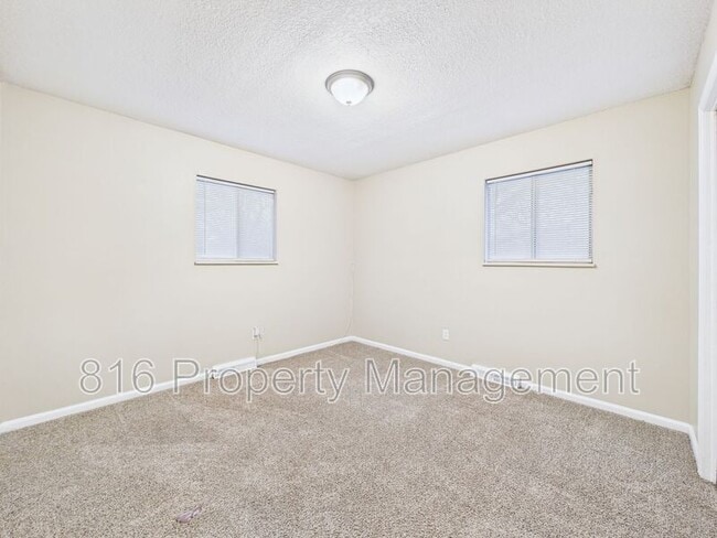 Building Photo - 131 S Crescent Ave