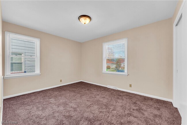 Building Photo - 9716 Alexander Rd