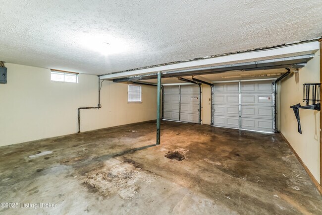 Building Photo - 4709 Andrea Way