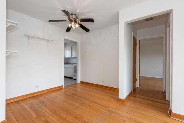 Dining Area - 6809 N Northwest Hwy