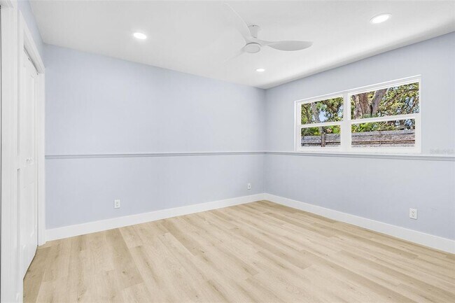 Building Photo - 716 Sarabay Rd