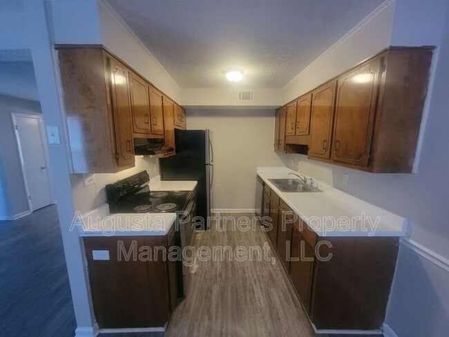 Building Photo - 114 Chalet North CT