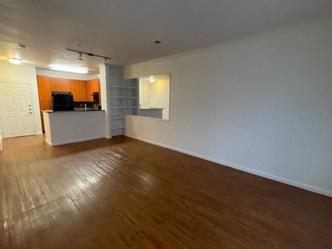Building Photo - Condo for Rent – Antelope, CA