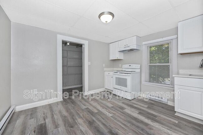 Building Photo - 531 Salem Ave