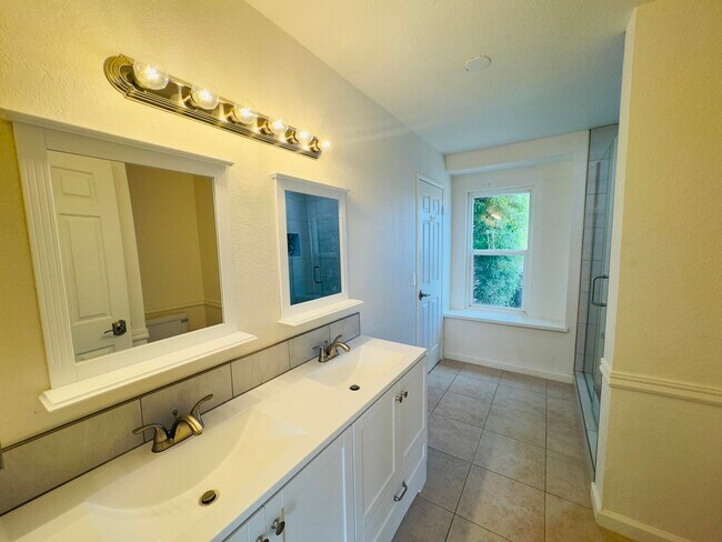 Building Photo - 3282 N Mica Dr