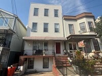 Building Photo - 316 26th St