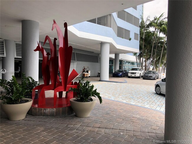 Building Photo - 335 S Biscayne Blvd