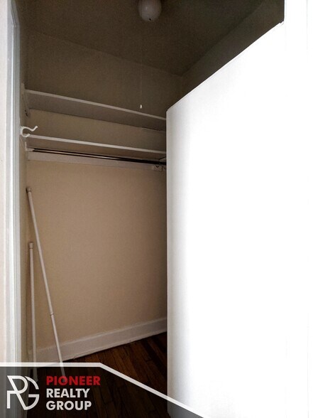 Building Photo - 535 W Arlington Pl