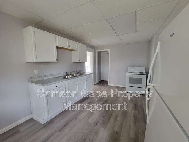 Building Photo - 341 Hughes St