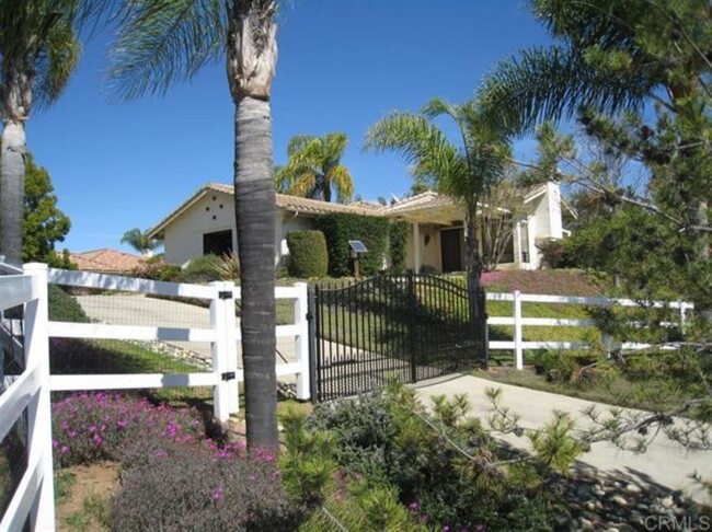 Building Photo - Fallbrook Ranch House