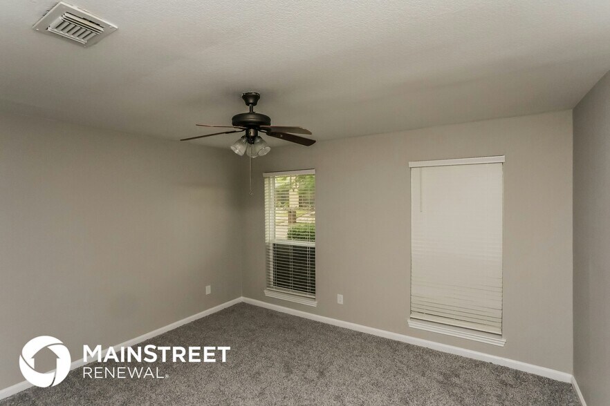 Building Photo - 10368 Wood Heights Dr