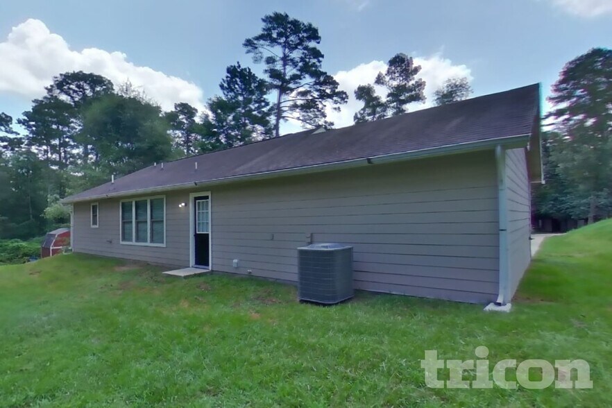 Building Photo - 10951 Royal Forest Dr