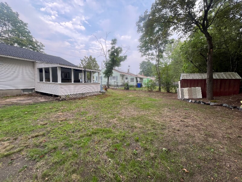 Building Photo - 240 Greenaway Dr