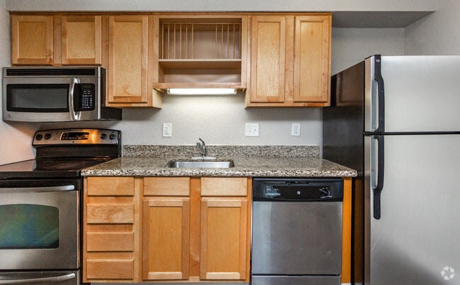 STUDIO 1BA - 512SF Kitchen - The Edge Apartments