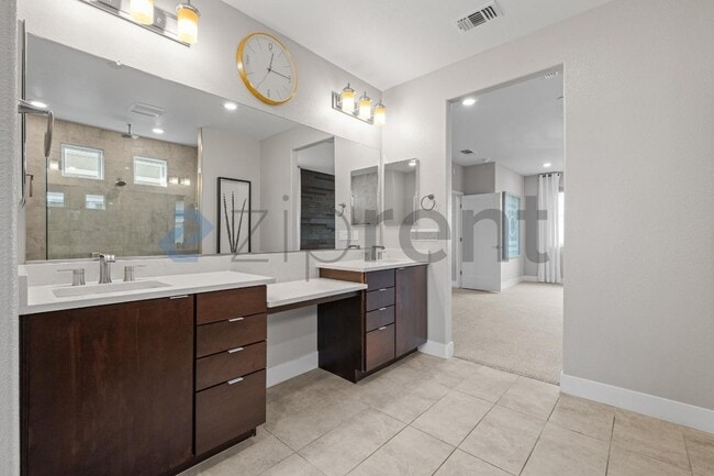 Building Photo - 285 Bear Creek Dr