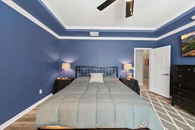 Building Photo - Stunning Apex Home with First-Floor Privat...