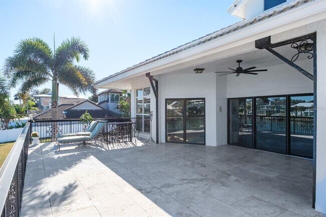 Building Photo - 5949 Seabird Dr S