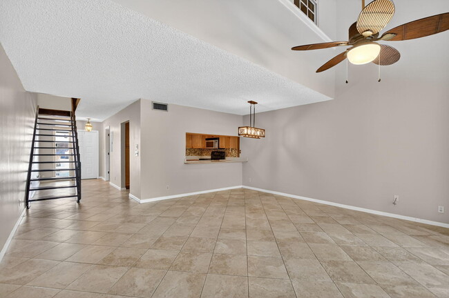 Building Photo - 243 NW 45th Ave